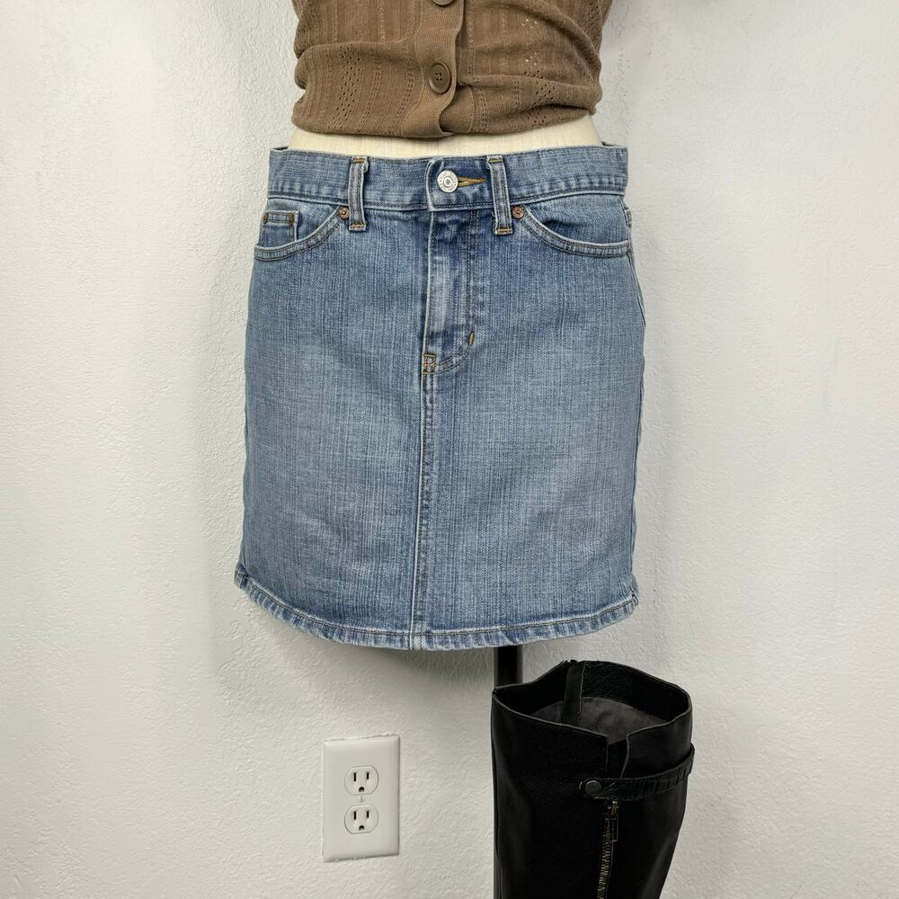 Vintage Y2K Back Pocketless Denim Jean Skirt Gap